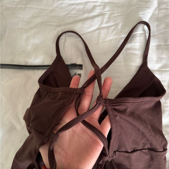 SHEIN Foxxy Ladies' Summer Solid Color Asymmetric Hem Backless Strap Tank Top - Picture 6 of 12